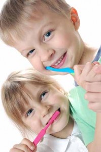 Pembroke Pines dentist - smiling kids brushing teeth